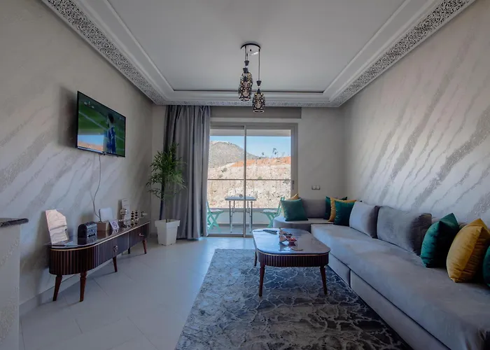 Luxury Seafront Apartment 99Sqm With Wi-Fi And Parking