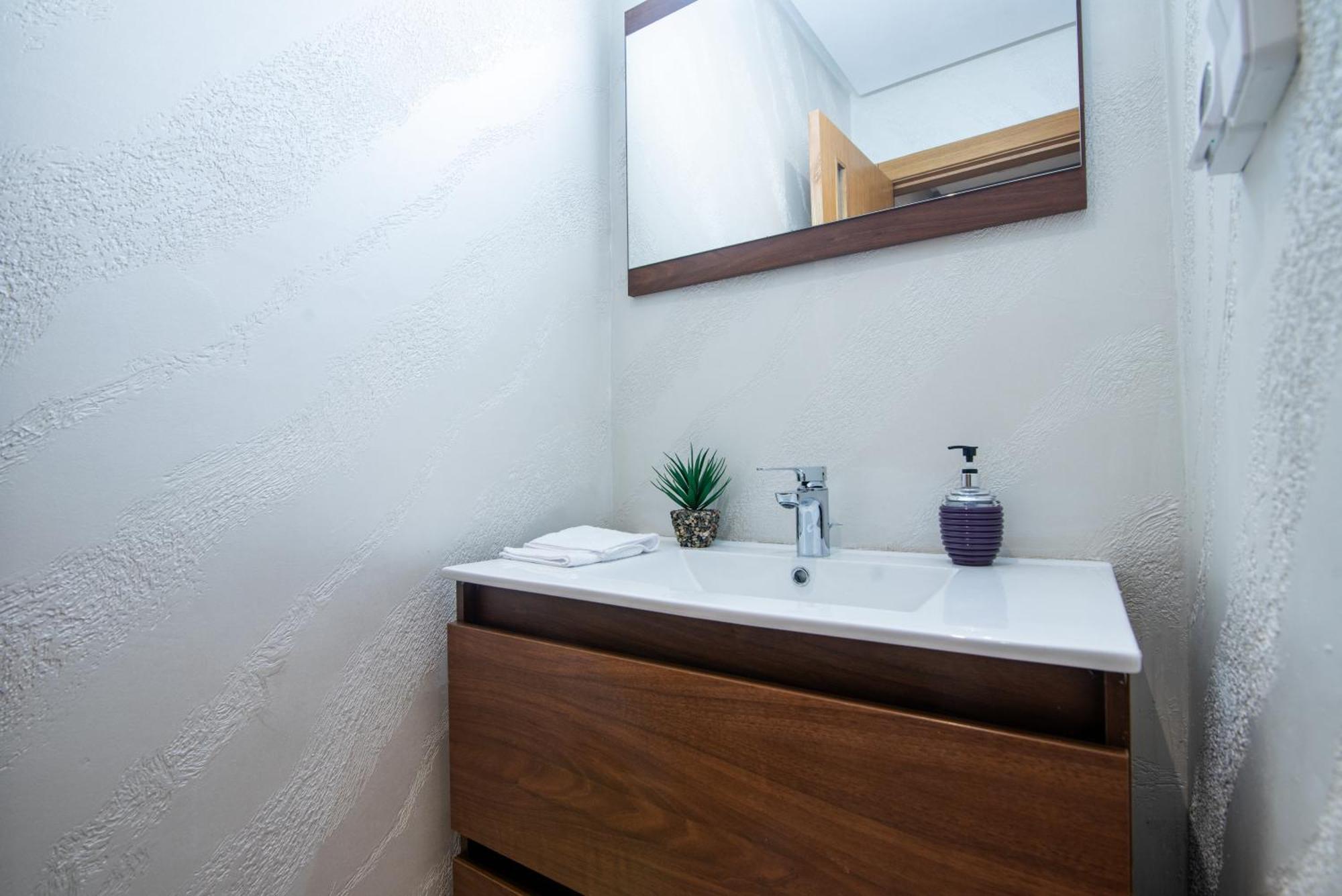 Luxury Seafront 99sqm With Wi-fi And Parking Agadir