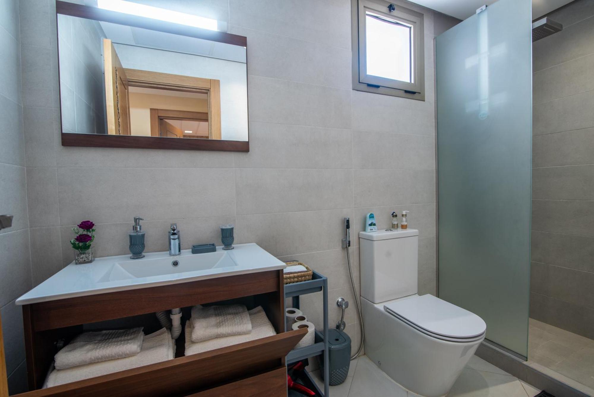Luxury Seafront 99sqm With Wi-fi And Parking Apartment *