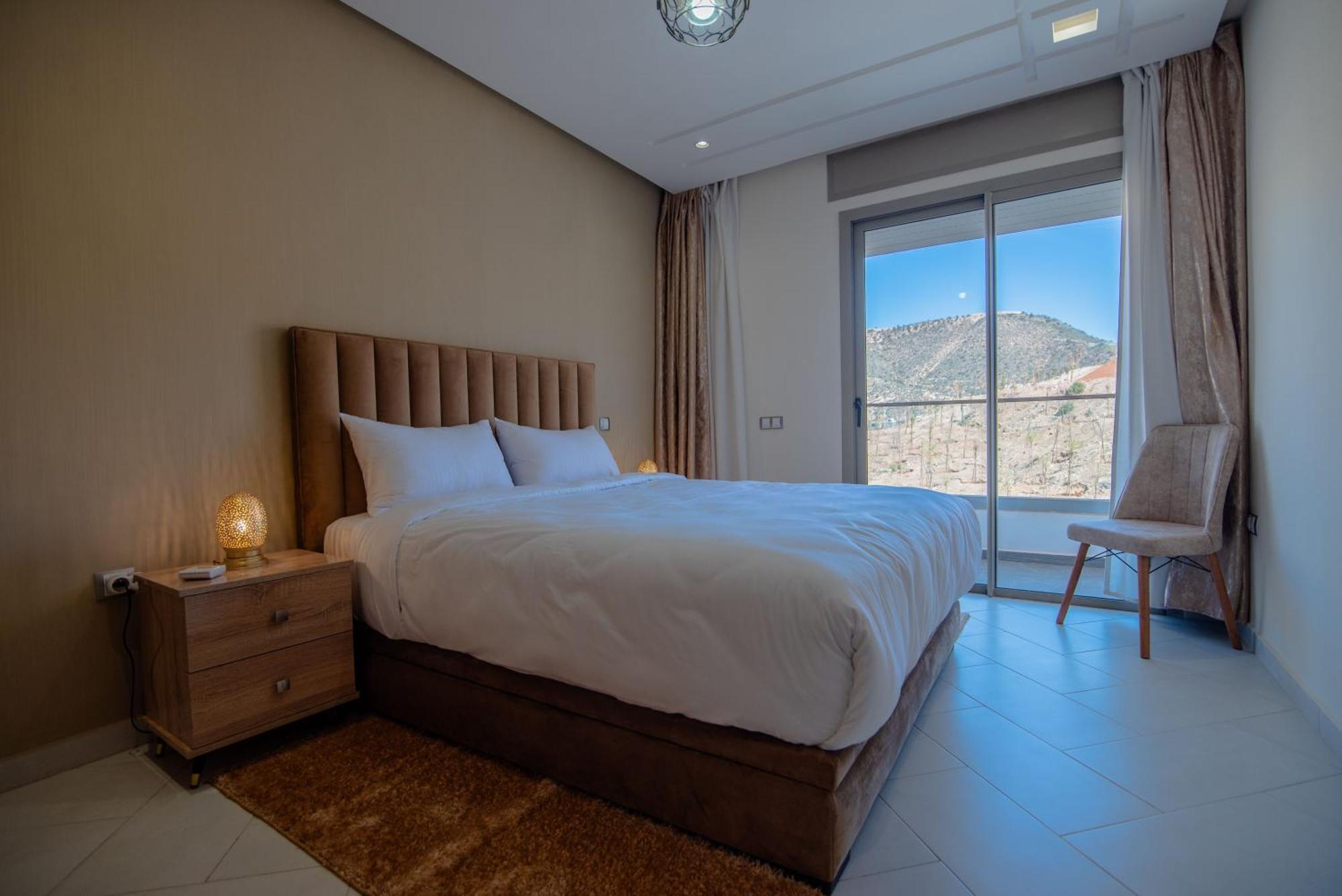 Apartment Luxury Seafront 99sqm With Wi-fi And Parking