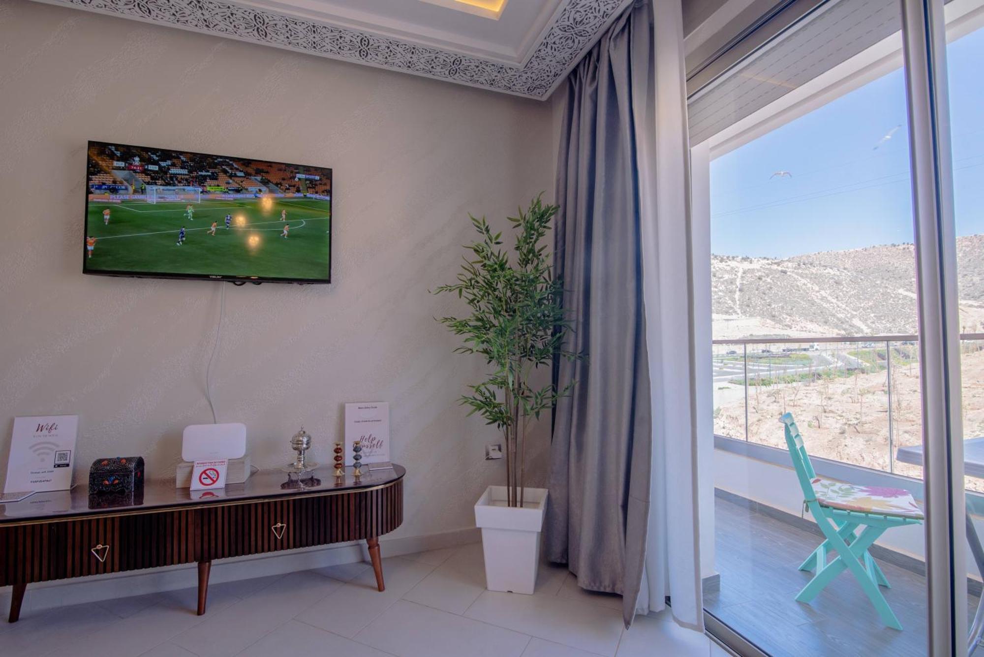 Apartment Luxury Seafront 99sqm With Wi-fi And Parking Agadir